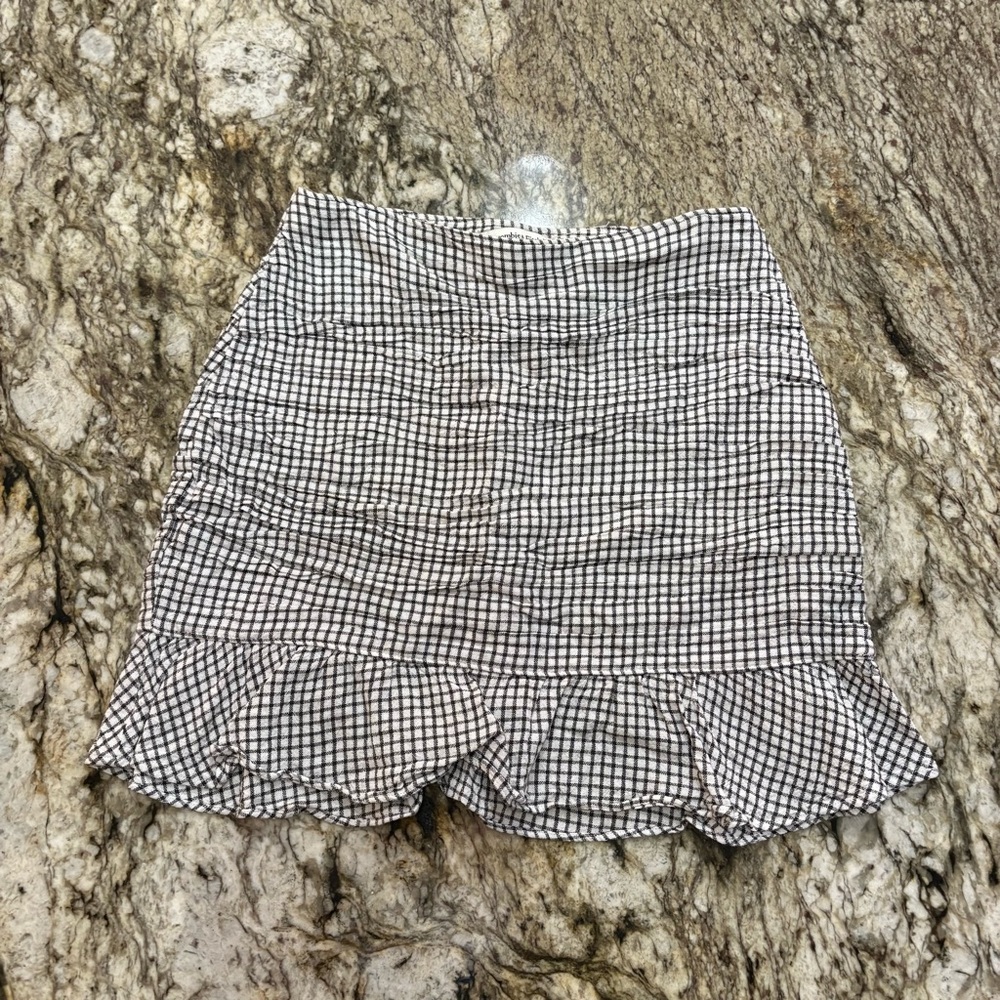 Abercrombie and Fitch ruched mini skirt - Picture 2 of 4